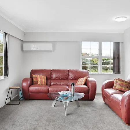 Sunlit Glow Home With Parking And Air-Con